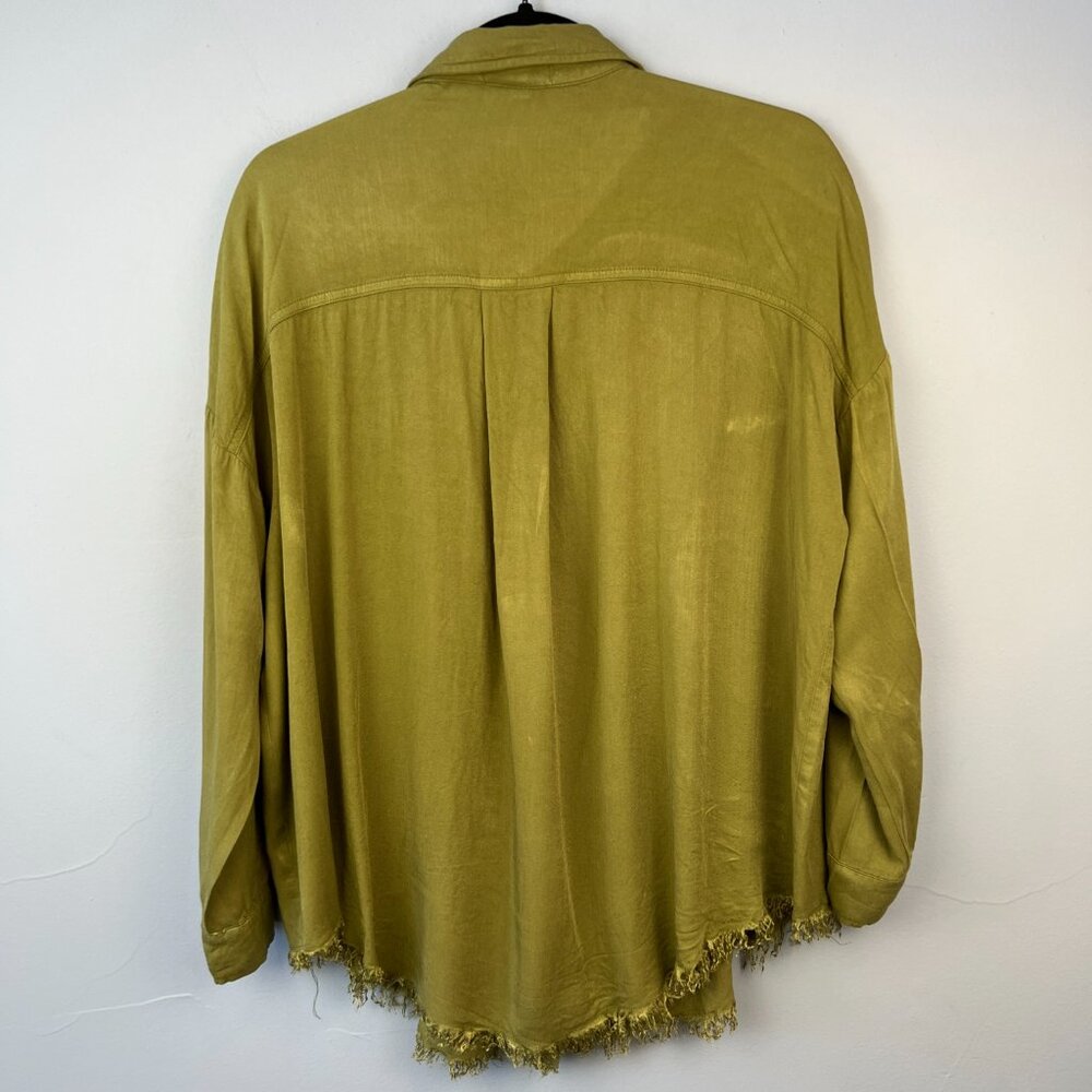 BOHME Green Oversized Button Front‎ Fringe Hem Boho Blouse Size S/M - Picture 9 of 9